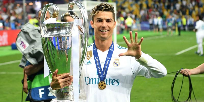 Cristiano Ronaldo quay về CLB cũ